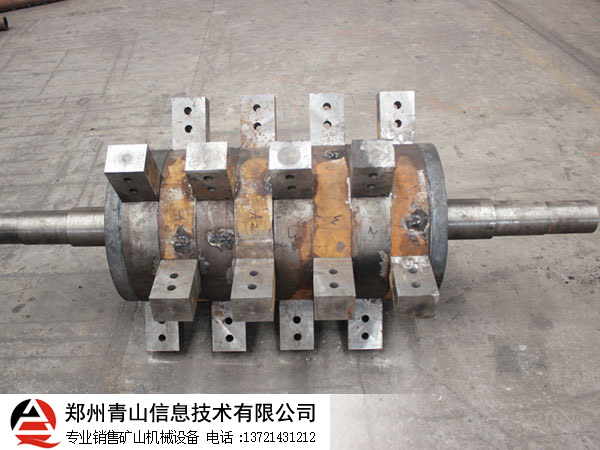 河卵石制砂机锤头 image